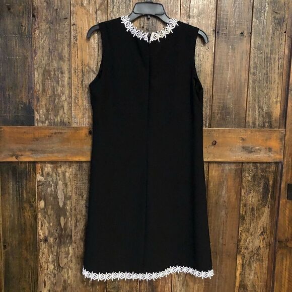 Nanette Lepore 10 LBD Black Daisy Appliqué Trim Shift Swing Sleeveless Dress - Picture 7 of 9